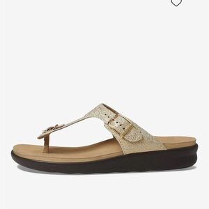 SAS Sanibel Tripad Gold Sandals 
S 7.5 
soft buttery leather, great arch support